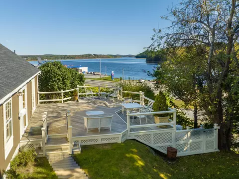34 Court St, Machias, ME 04654