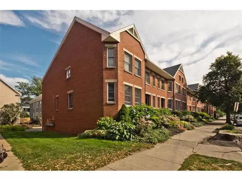 215 Vaughan St #1, Portland, ME 04102
