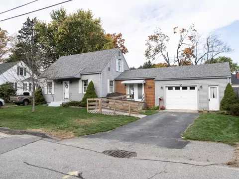 41 Newland Ave, Augusta, ME 04330