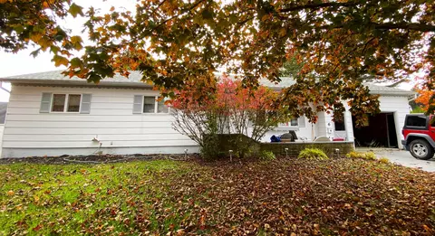 6 Orchard St, East Millinocket, ME 04430