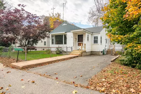 4 Williams Ave, Kittery, ME 03904