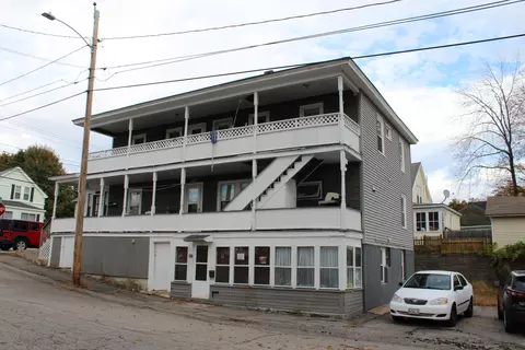 93 High St, Sanford, ME 04073