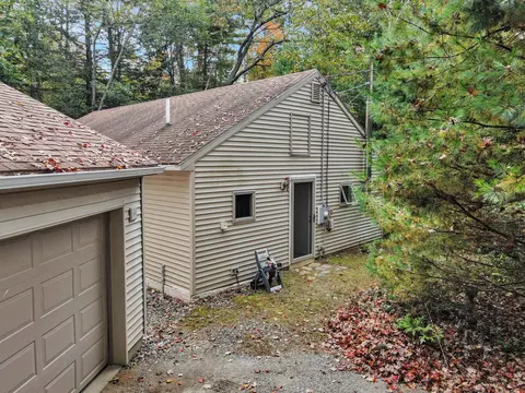 8 Moose Dr, Brunswick, ME 04011