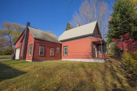 131 Oakes St, Farmington, ME 04938