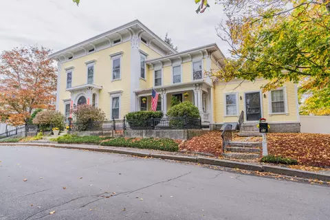 21 Linden St, Bath, ME 04530