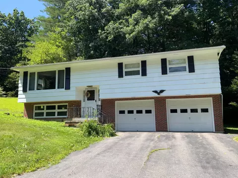 6 Evergreen Dr, Augusta, ME 04330
