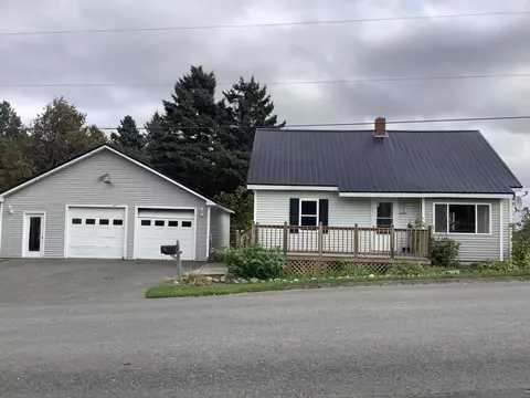 12 Lafayette St, Caribou, ME 04736