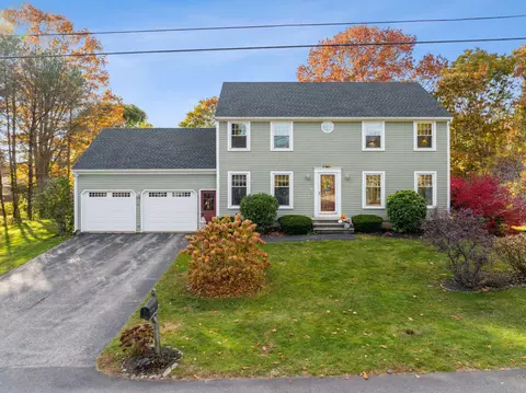 10 Hampton Rd, Cape Elizabeth, ME 04107