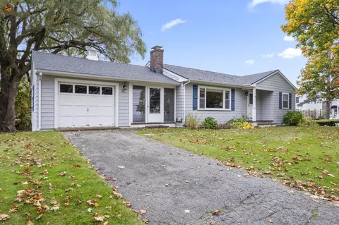 47 Broadway, York, ME 03909