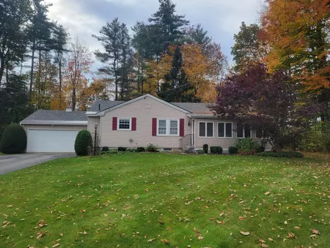 10 Cherry Hill Ter, Waterville, ME 04901