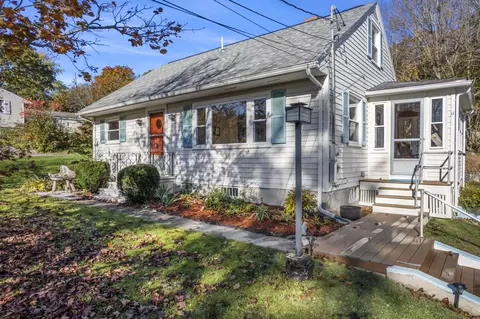 11 Harward St, Bath, ME 04530