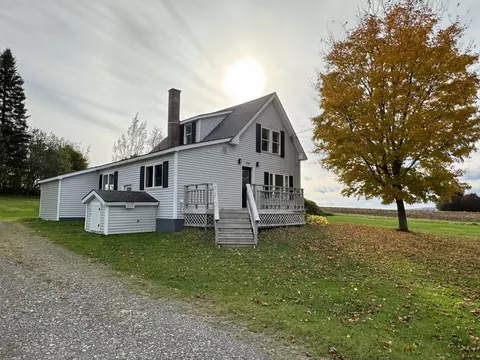 1546 Main St, Mapleton, ME 04757