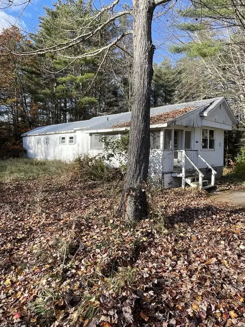 99 Bull Run Rd, Wales, ME 04280