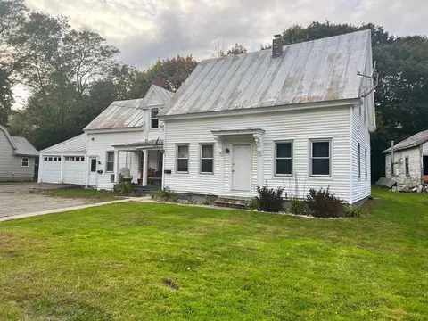 23 Water St, Oakland, ME 04963