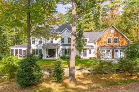 45 Blackberry Ln, Yarmouth, ME 04096