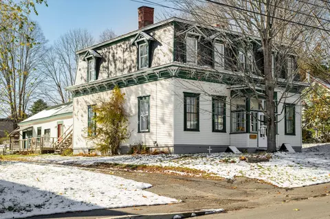79 Pleasant St, Dover Foxcroft, ME 04426