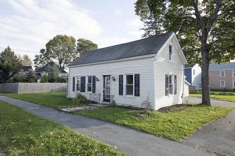 15 Bowdoin St, Bangor, ME 04401
