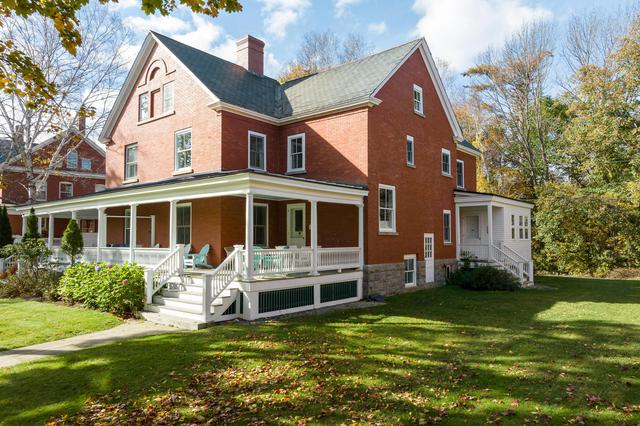 168 Mckinley Ct, Portland, ME 04109