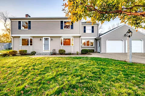 13 Broadmoor Dr, Cumberland, ME 04021