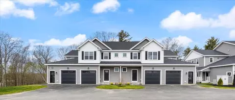30 Regency Cir #2, Kittery, ME 03904