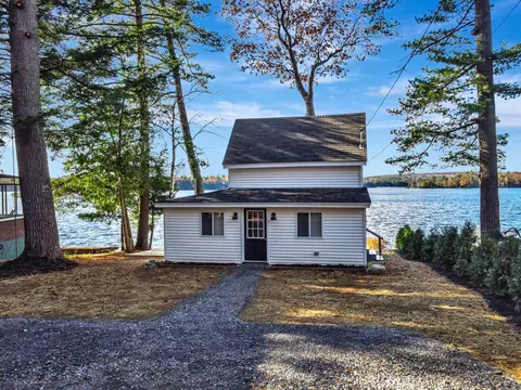 49 Pine Cove Rd, Manchester, ME 04351
