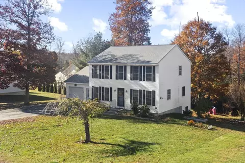 13 Ireland Dr, Berwick, ME 03901