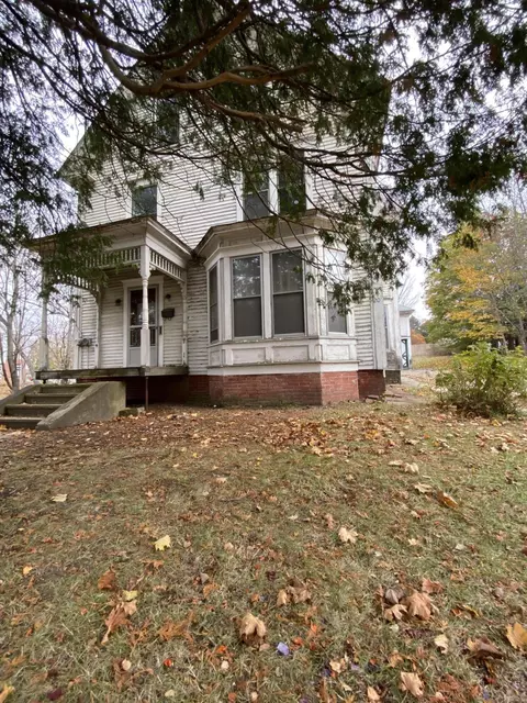 202 High St, Farmington, ME 04938