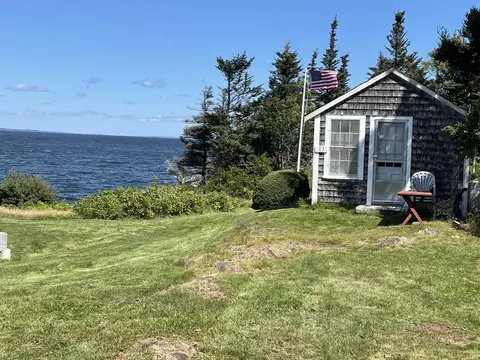 33 Thomas Rd, North Haven, ME 04853