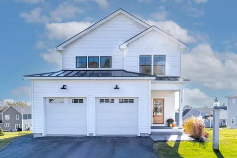 81 Bluebird Trl, Falmouth, ME 04105