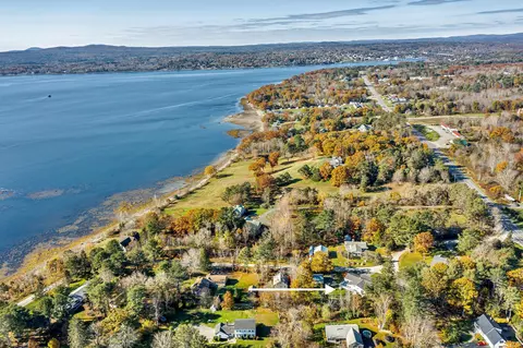 10 Highview Ter, Belfast, ME 04915
