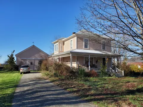 375 Main St, Corinth, ME 04427