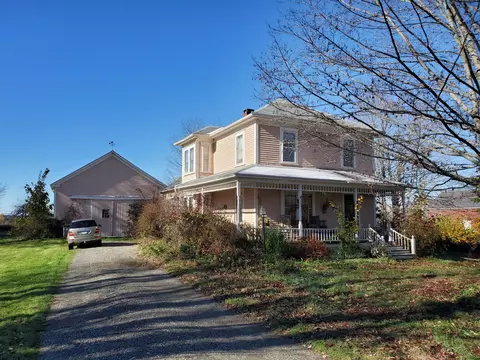 375 Main St, Corinth, ME 04427