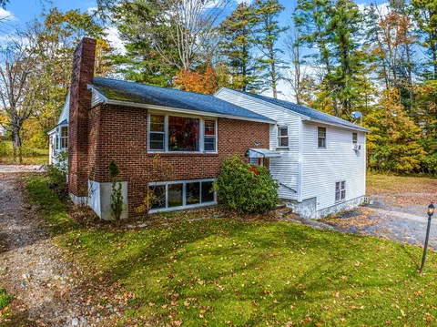 17 Vance Dr, Windham, ME 04062