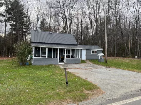 10 Harmony Rd, Wellington, ME 04942