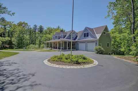 144 Woodville Rd, Falmouth, ME 04105
