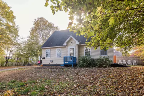 30 Grant St, Springvale, ME 04083