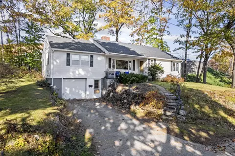 66 Dana Ave, Auburn, ME 04210
