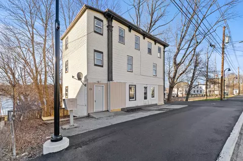 72 River St, Sanford, ME 04073