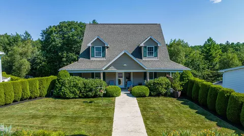 17 Spring Pond Cir #B, York, ME 03909
