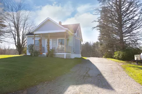81 S Witham Rd, Auburn, ME 04210