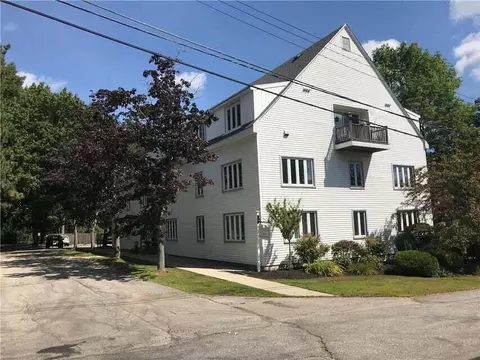 35 Summer St #12, Wiscasset, ME 04578