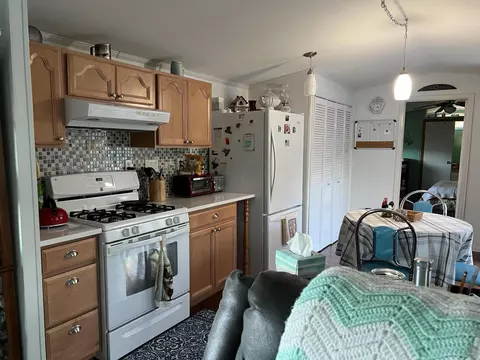 75 Heather Dr, Lewiston, ME 04240