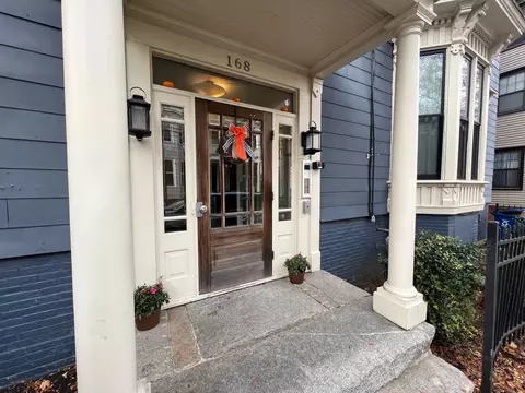 168 Neal St #7, Portland, ME 04102