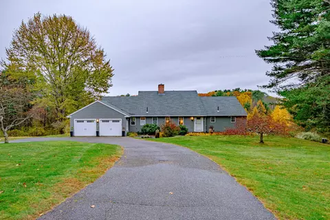 2 Hackmatack Dr, Scarborough, ME 04074