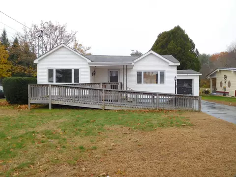 49 Grove St, Lewiston, ME 04240