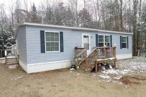 171 Kennebunk Pond Rd, Lyman, ME 04002