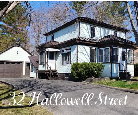 32 Hallowell St, Winslow, ME 04901