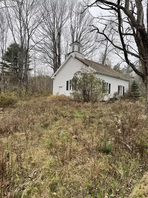 6 Kendall Rd, Winterport, ME 04496