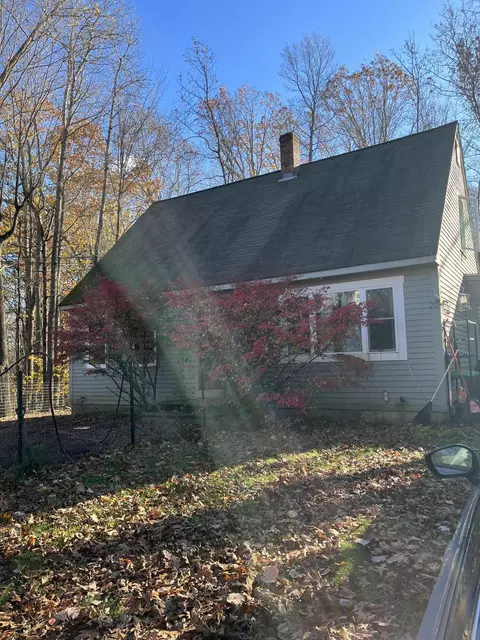 32 Walkers Ridge Dr, Sanford, ME 04073