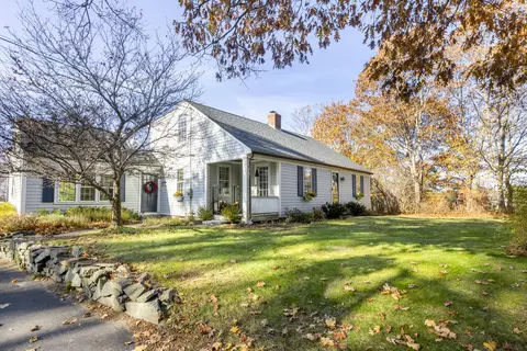 15 Fowler Rd, Cape Elizabeth, ME 04107
